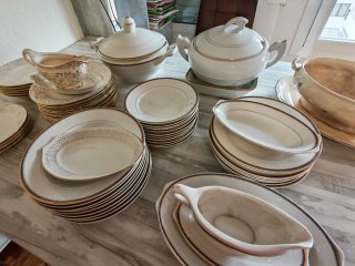 Juego de vajilla de porcelana blanco y dorado