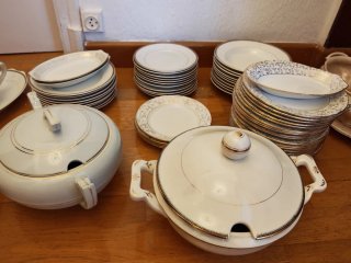 Juego de vajilla de porcelana blanco y dorado