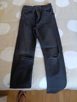 Lote de Pantalones Vaqueros negro, azul y cuadros.