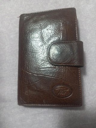 Cartera marrón cuero
