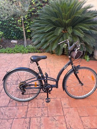 Bicicleta de ciudad Btwin negra