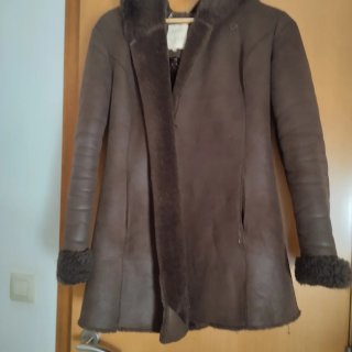 Abrigo marrón con pelo