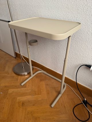 Mesa auxiliar metálica beige