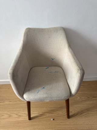 Sillas beige comedor