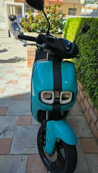 Scooter Eléctrica Yamaha Neos