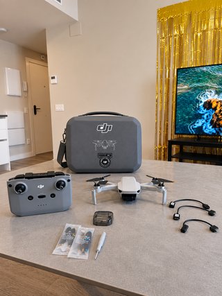 Dron DJI Mini 4K con funda