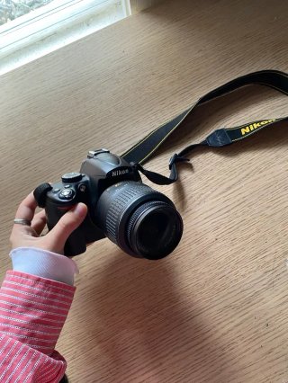 Cámara Nikon D5000 + accesorios