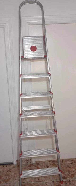 Escalera aluminio 7 peldaños fuerte