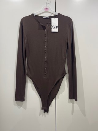 Body Zara marrón botones sin estrenar Talla M