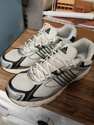 Adidas Response CL