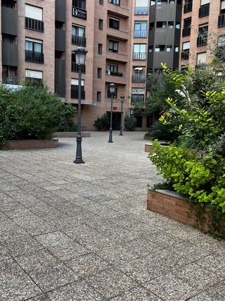 Alquiler de local comercial en La Caleta. 120 m2.