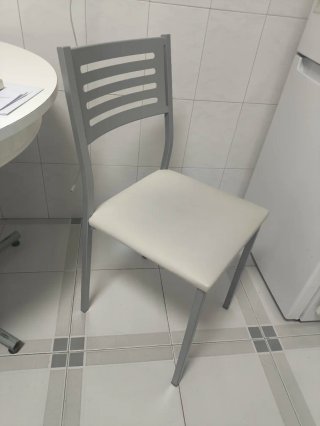 Mesa de cocina y 3 sillas