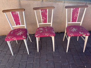 Set de 3 sillas con tapizado floral