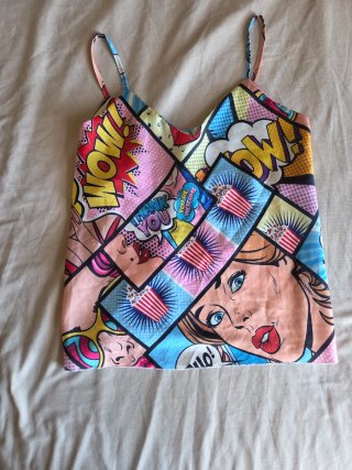 Blusa tirantes cómic multicolor