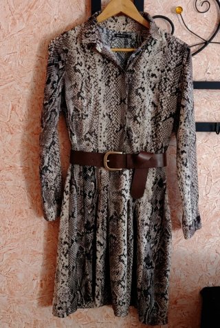 Vestido midi estampado Stradivarius talla S