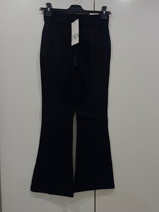Pantalón leggins flare Zara negro talla S