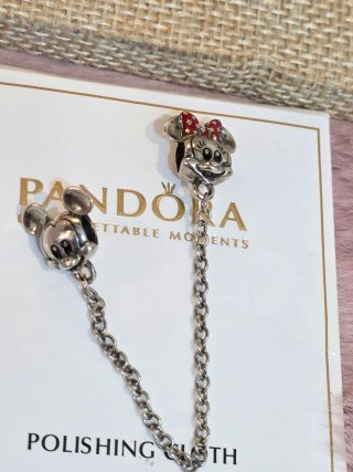 Charm Pandora Mickey y Minnie con cadena