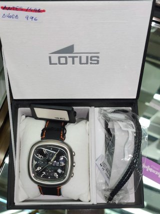 Reloj Lotus Negro y Plateado