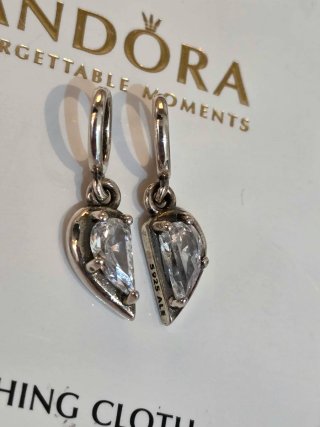Charm corazón partido