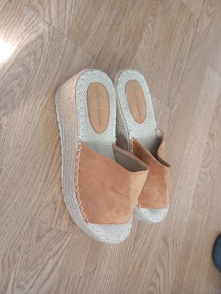 Sandalias cuña Amor Amore