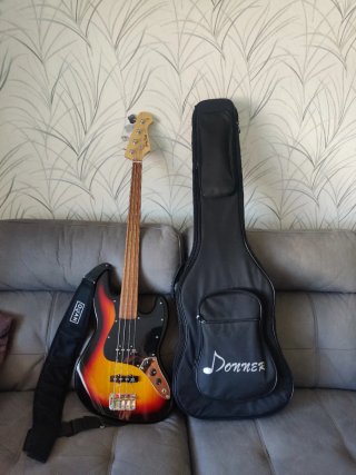 Bajo Fretless Harley Benton JB-75 FL
