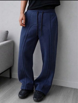 Pantalón de chándal azul con diseño