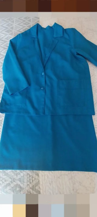 Traje chaqueta con falda T.46 azul azulejo