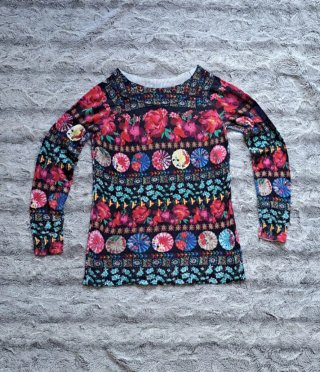 Jersey floral multicolor manga larga