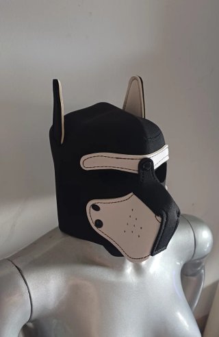 Maschera cosplay nera e bianca stile cane