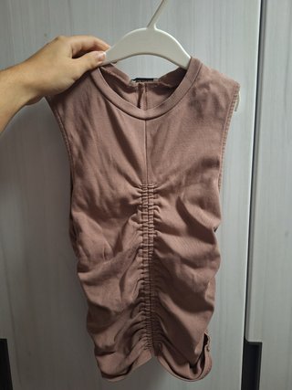 Top Zara rosa fruncido talla M