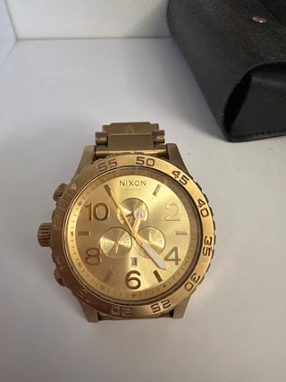 Reloj Nixon 51-30 Dorado