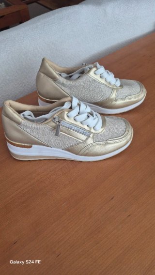 Zapatillas Doradas Talla 37