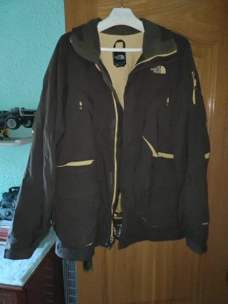 Chaqueta The North Face Marrón