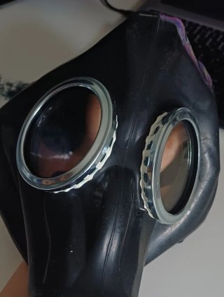 Maschera cosplay nera stile industriale