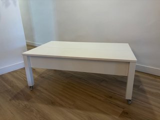 Mesa de centro Ikea TRULSTORP blanca con ruedas