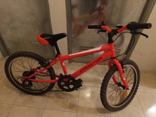 Bicicleta Infantil 20" Atractor Roja