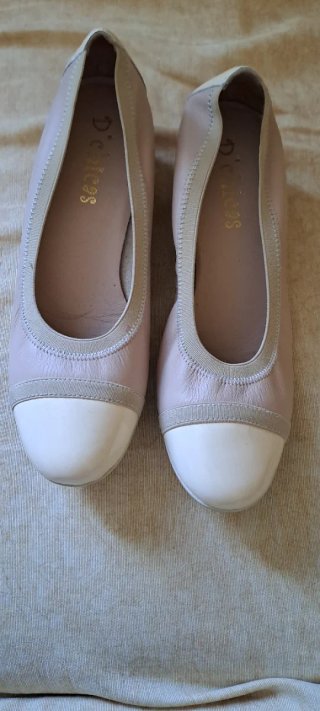Zapatos D'chicas Beige y Blancos