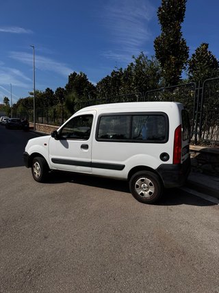 Furgoneta kangoo 4x4, año 2004
