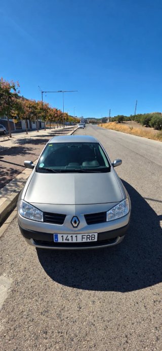 Renault Megane 2007.    3100€ negociables