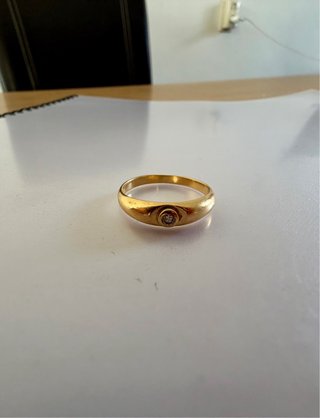 Anillo de Oro 18k con Diamante