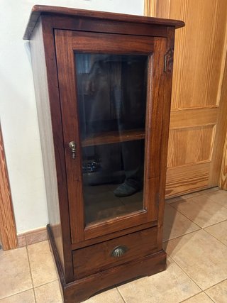 Mueble Vitrina de Madera