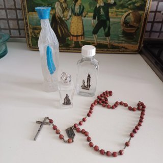 Set religioso Lourdes con rosario