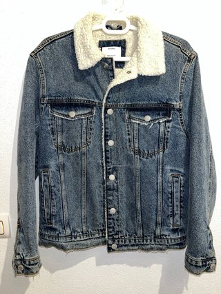 Chaqueta vaquera Bershka forrada talla S