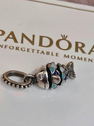 Pandora Charm Pez articulado Plata