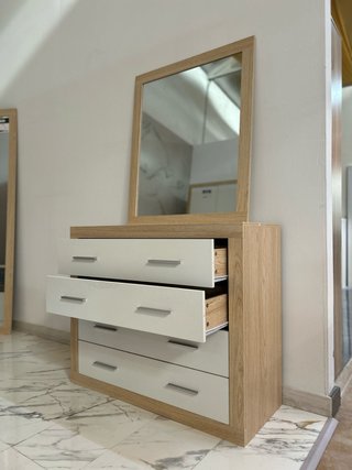 Cómoda con Espejo Nueva Roble + Blanco.