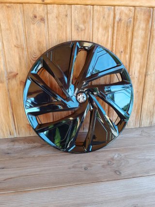 Tapacubos MG R16 Negro Brillante