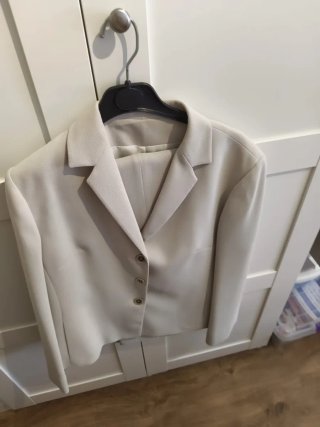 Traje de chaqueta beige