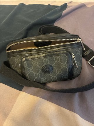 Riñonera Gucci GG Supreme Negra y Gris