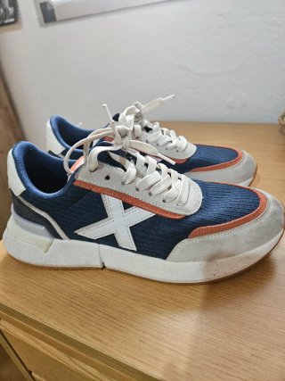 Zapatillas Munich Beige y Azul