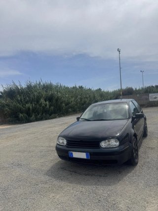 Volkswagen Golf 2000